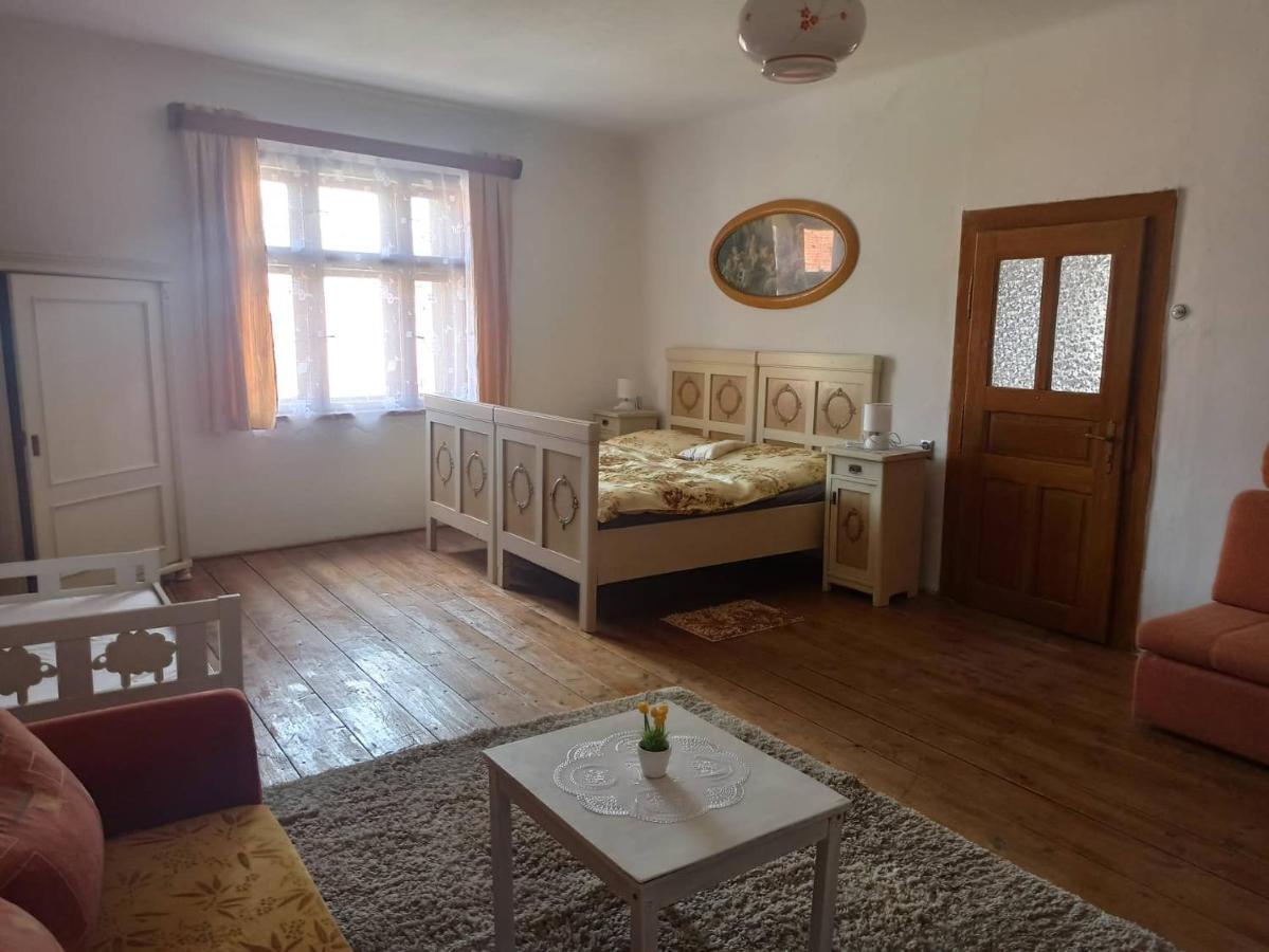 Apartman Menany Экстерьер фото