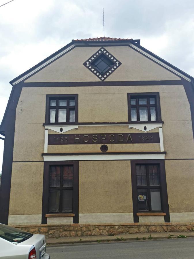 Apartman Menany Экстерьер фото